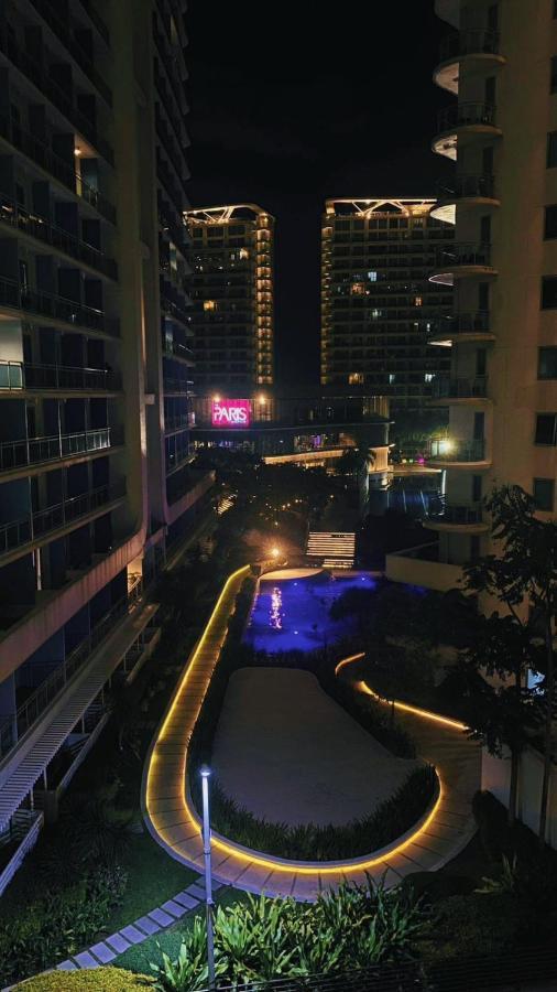 A & A Staycation @ Azure Manila Exterior photo